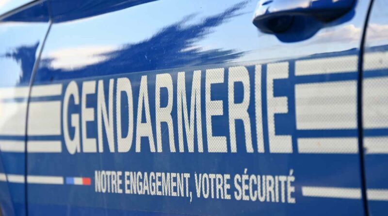 2024-illustration-inscription-slogan-engagement-securite-vehicule-gendarmerie-LP-6821-Essor-1200px